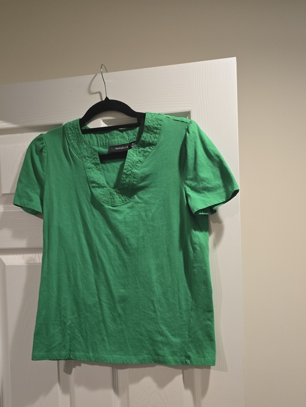 Rafaella Green Short Sleeve Embroidered V-Neck Tee